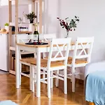 Super Apart Plac Dąbrowskiego 12